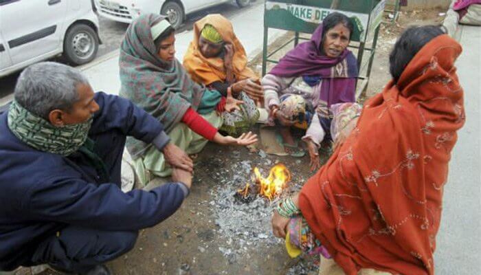 उत्तर भारत में ठंड का कहर, दो दिनों के भीतर यूपी  में 25 की मौत, घने कोहरे की चेतावनी जारी