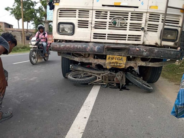 ब्रेकिंग,सरैया थाना क्षेत्र के मुंगौली चौक के निकट सड़क दुर्घटना में एक की मौत