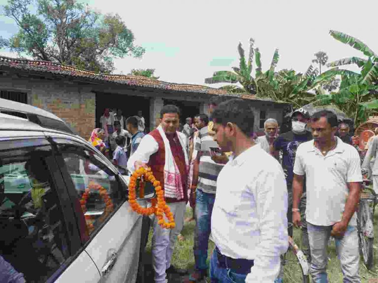 वैशाली विधानसभा के भावी प्रत्याशी अभिषेक राज उर्फ राजा भैया ने किया जनसंपर्क