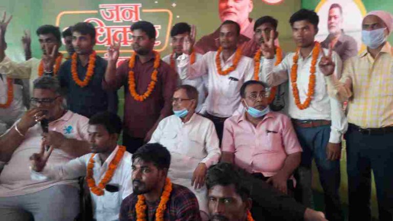 राघोपुर के दर्जनों युवा जाप नेता रवि यादव के नेतृत्व मे जाप मे हूऐ शामिल