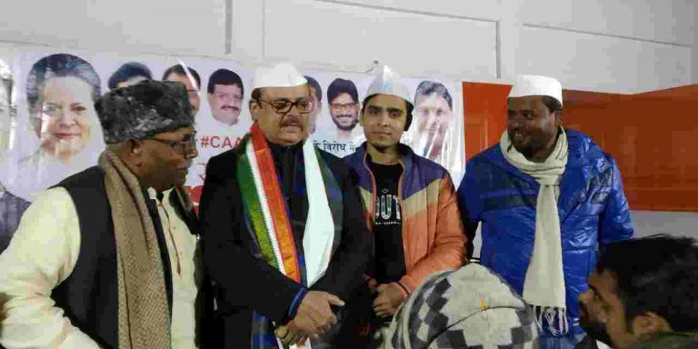 तारिक अनवर को महासचिव बनाए जाने पर कार्यकताओ ने दी बधाई…