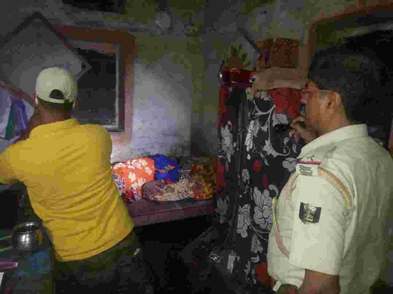 बहु ने घर मे फाँसी लगाकर किया आत्महत्या…