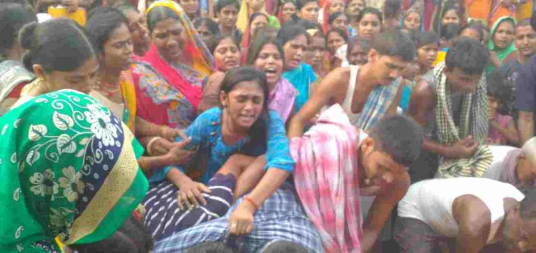 अज्ञात अपराधियों ने बोलोरो ड्राइवर को गोली मारकर की हत्या…