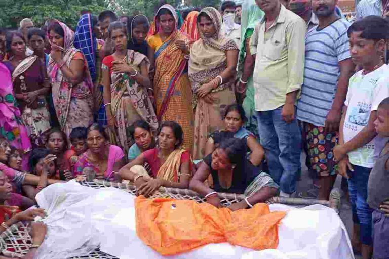 ठिकेदार द्बारा पीट पीटकर मजदूर की हत्या…