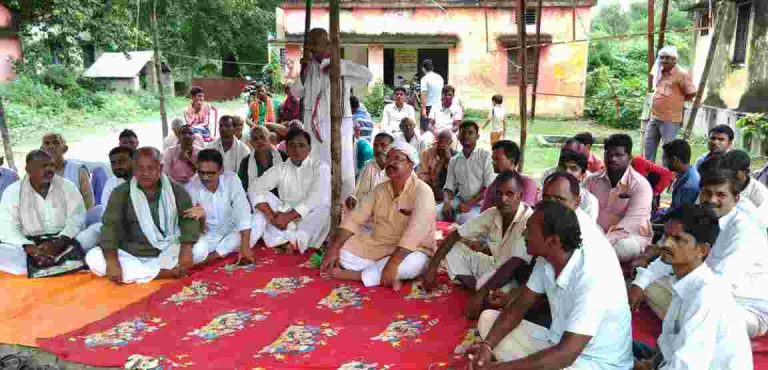केन्द्र और राज्य सरकार किसानों को कर रही है गुमराह: विजय रंजन राय