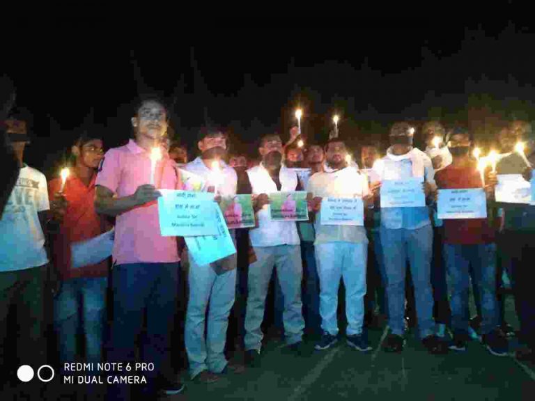 इंसाफ दिलाने के लिए राघोपुर मे युवाओं ने निकाली कैडल मार्च