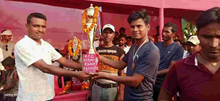 खेल वयक्ति को सम्पूर्ण बनाता है:  मूखिया