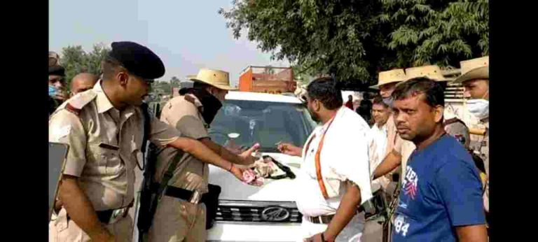 वाहन जांच के दौरान छः लाख अड़तीस हजार रूपये बरामद