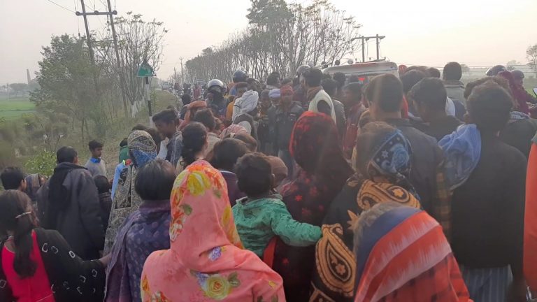 तेज रफ्तार बोलोरो ने दो बाइको मे मारा ठोकर,घटना मे चार लोग जख्मी, तीन हाजीपुर सदर रेफर