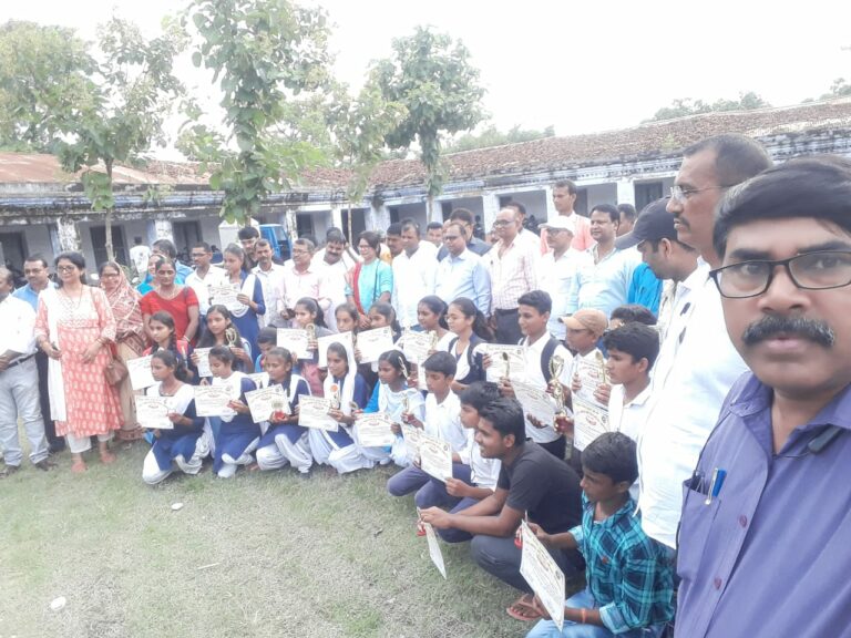 हाईस्कूल तुर्की में सिनियर वर्ग के बच्चों के लिए तरंग मेधा उत्सव का आयोजन किया गया।