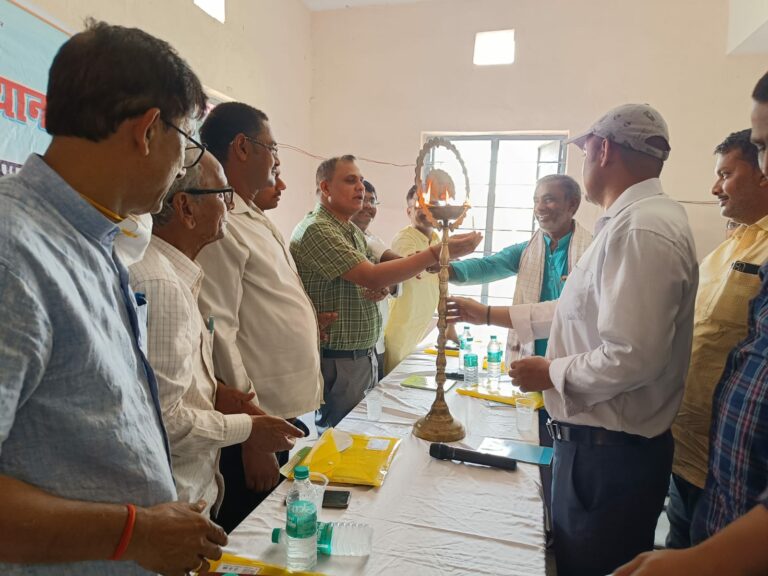 किसान सलाहकार के हड़ताल का खरीफ महोत्सव में दिखा असर।